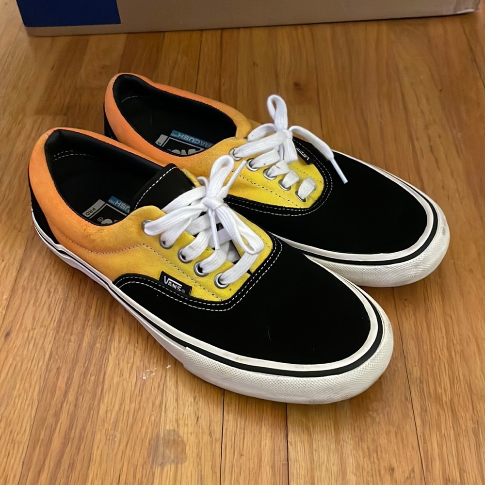 Vans - image 1